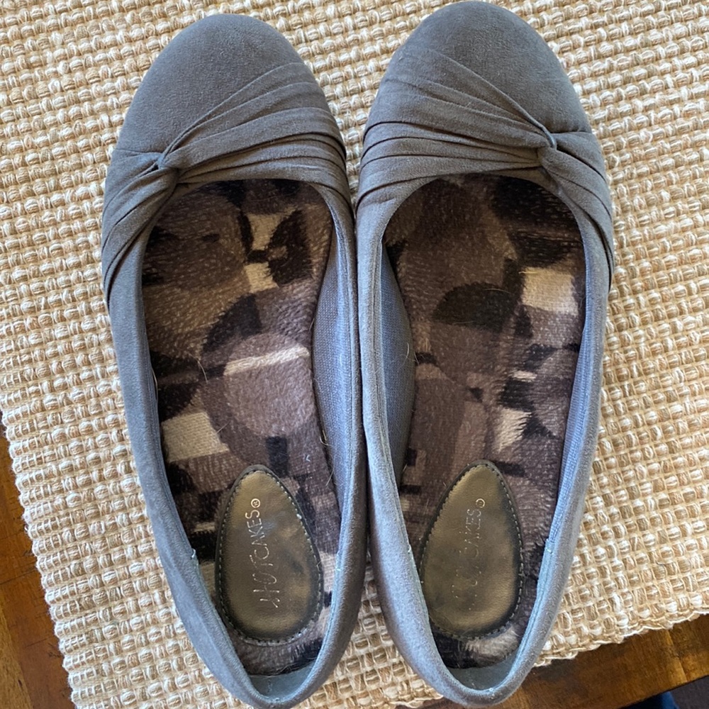 Gray dress flats